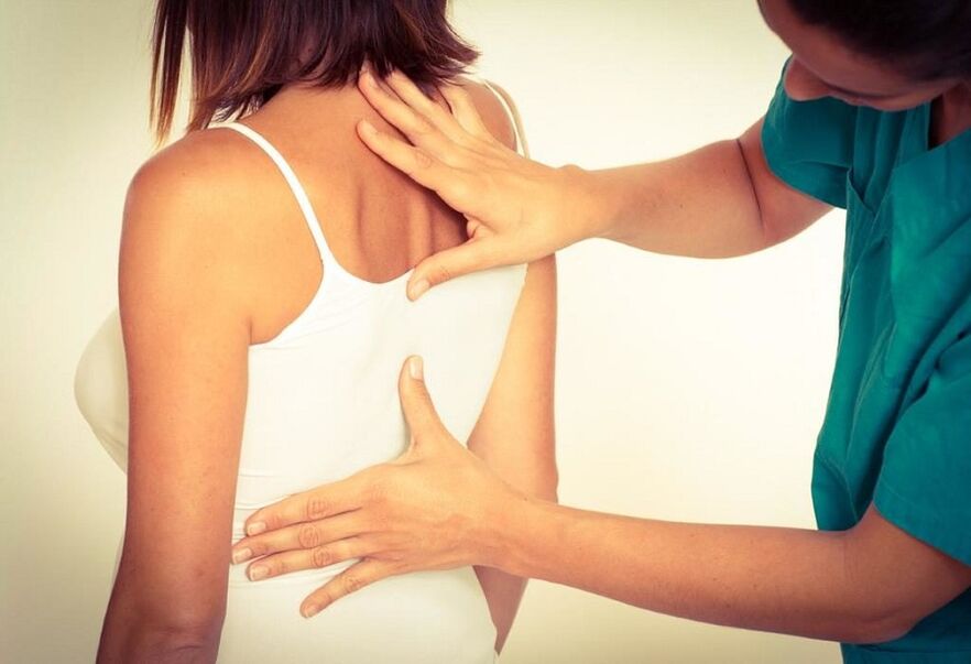 Pag-eksamin sa usa ka espesyalista alang sa thoracic osteochondrosis