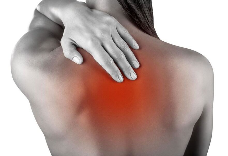 Sakit tali sa abaga nga blades nga adunay thoracic osteochondrosis